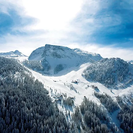 מלון Garni Maximilian 2*